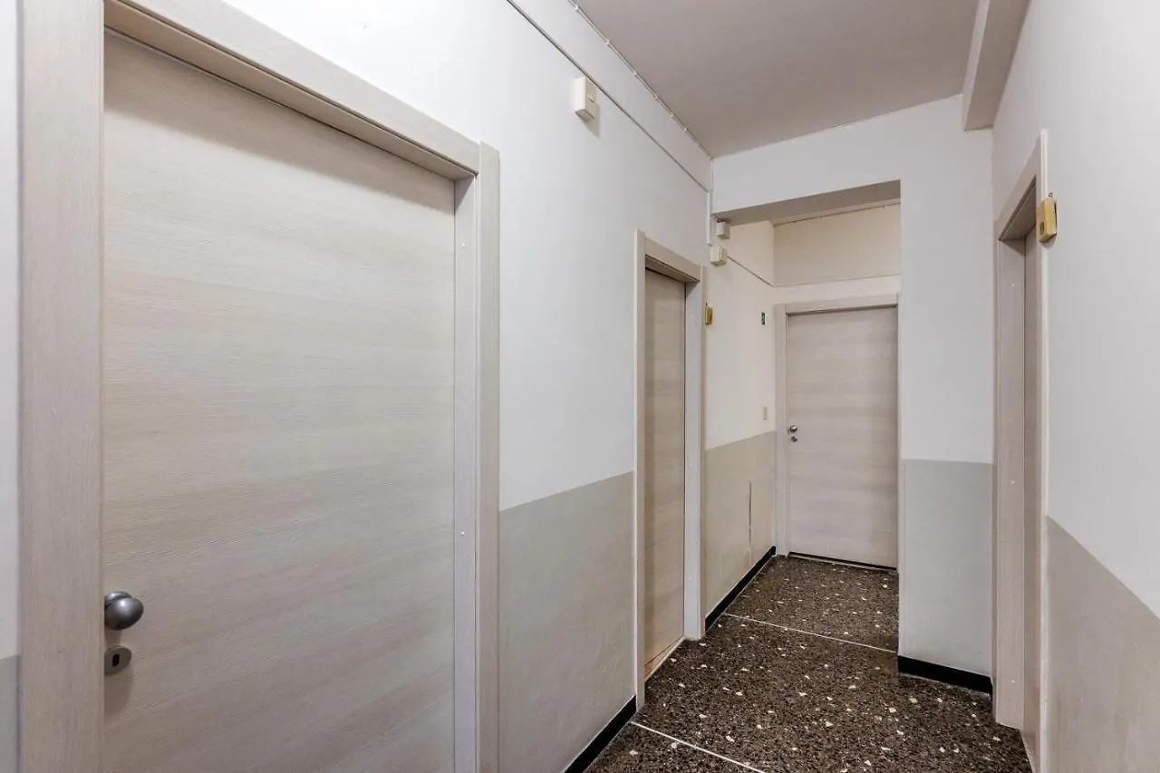 Albergo Oasi Finale Ligure 2*,  Italie