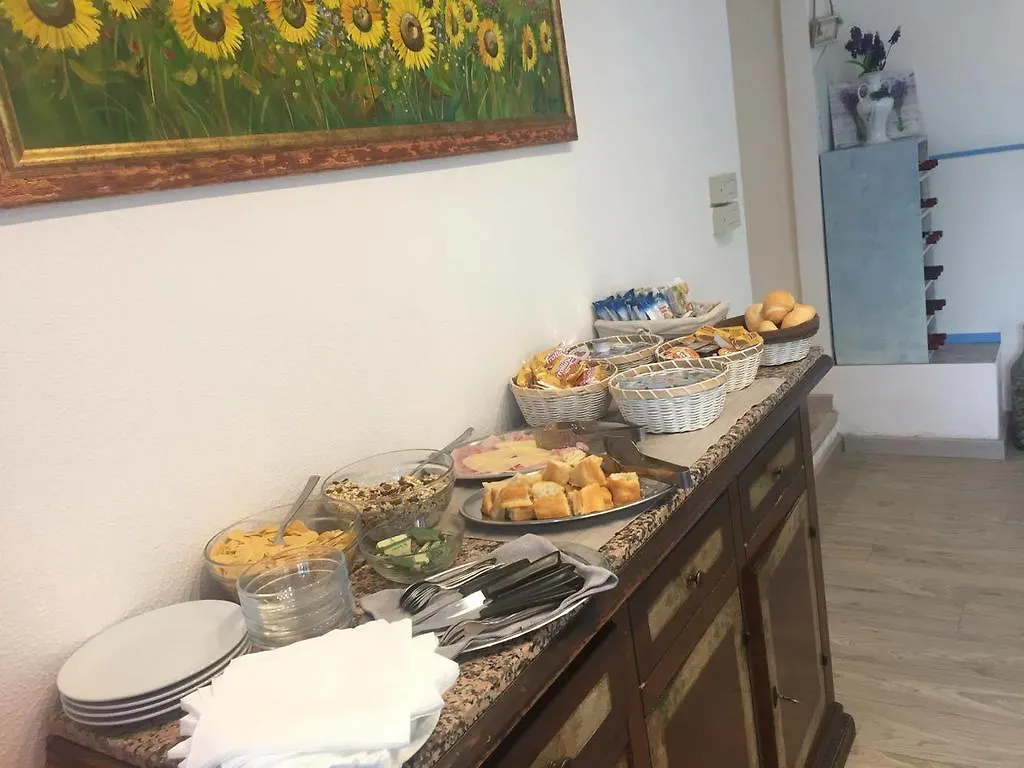 Albergo Oasi Finale Ligure 2*,  Italie
